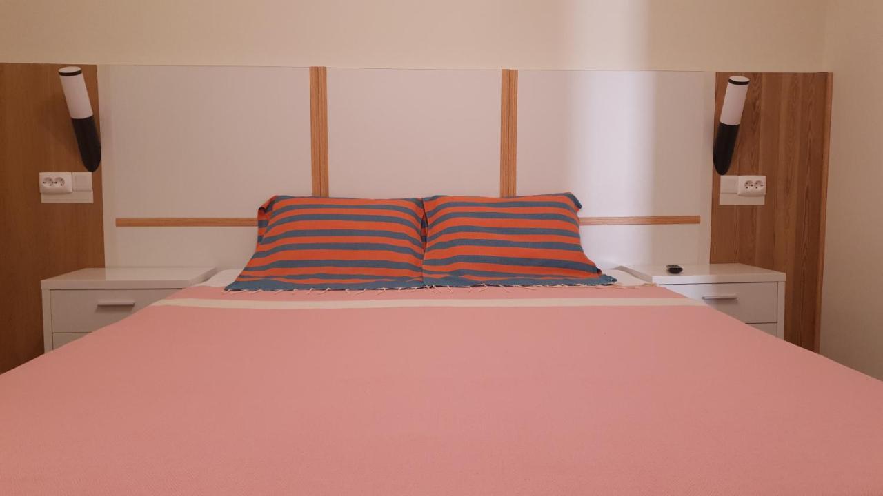 Bruma Hostel Ponta Delgada Eksteriør billede